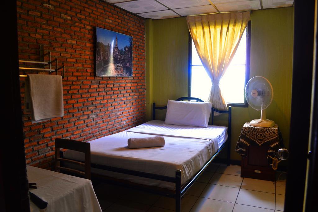 Brickhouse Ayutthaya Guesthouse Est 1986 Exterior foto