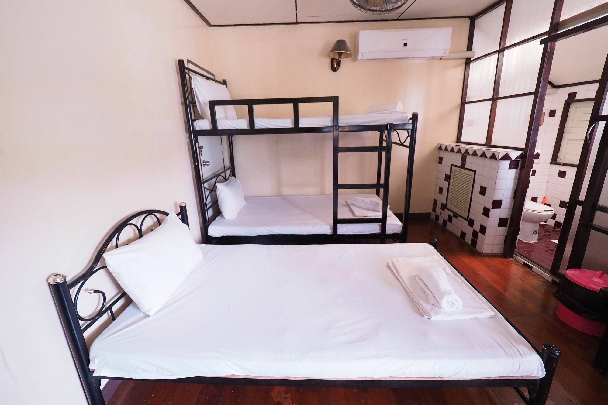 Brickhouse Ayutthaya Guesthouse Est 1986 Exterior foto