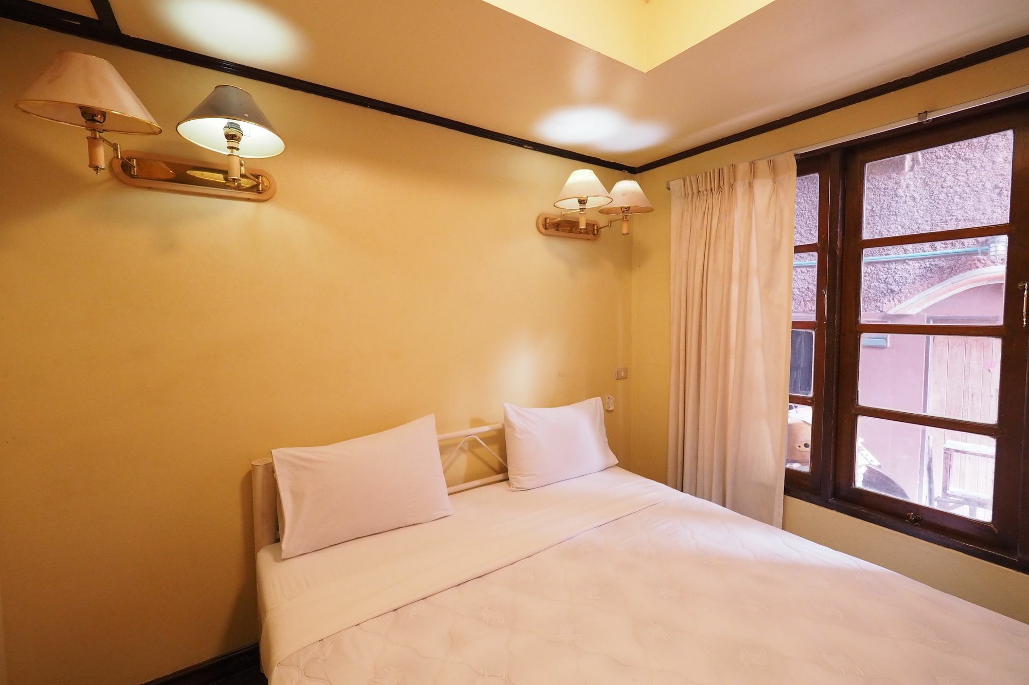 Brickhouse Ayutthaya Guesthouse Est 1986 Exterior foto
